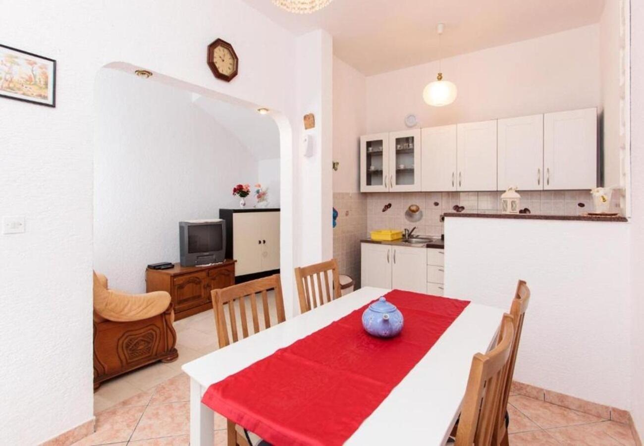 Apartment Knez 1 - 50 M From Beach Podstrana Extérieur photo