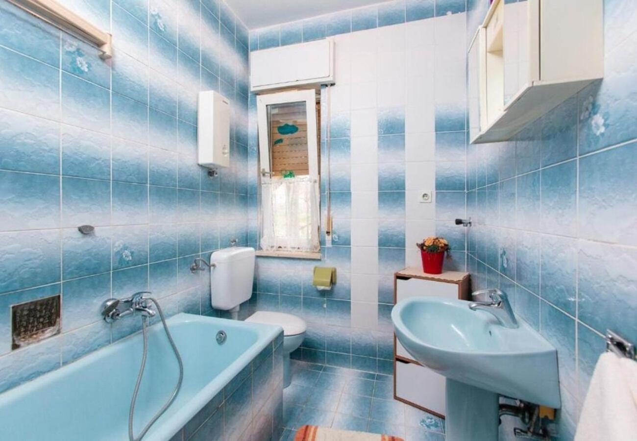 Apartment Knez 1 - 50 M From Beach Podstrana Extérieur photo
